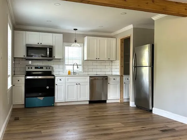 10611 Mount Holly Rd #B, Charlotte, NC 28214