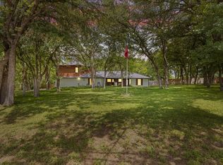 633 Sandy Beach Rd, Azle, TX 76020