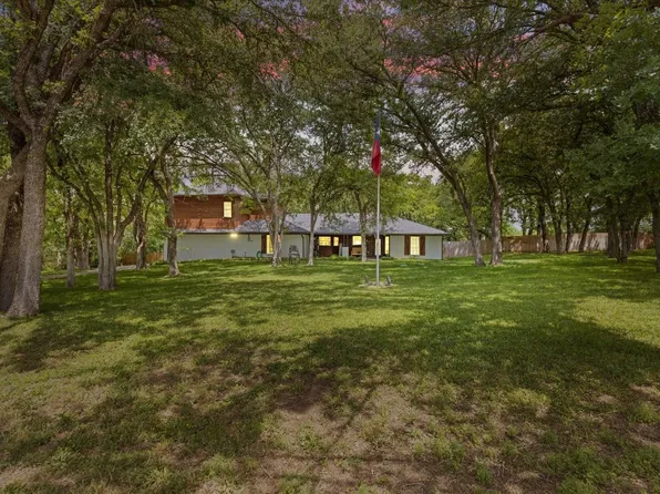 633 Sandy Beach Rd, Azle, TX 76020