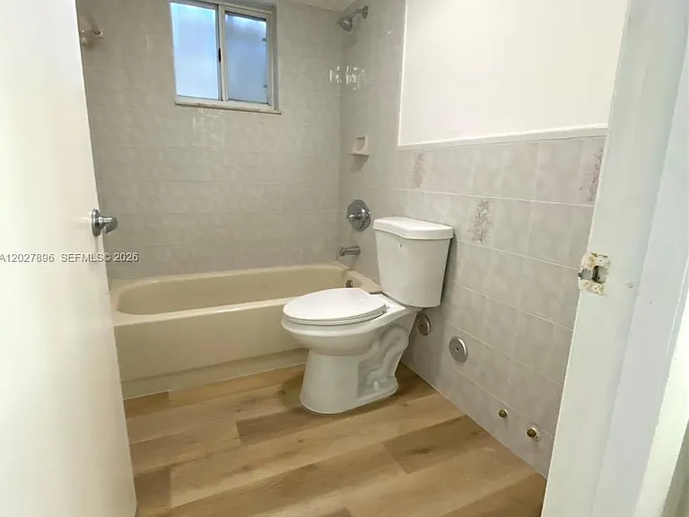 2212 W 74th St #101-28 — Photo 27