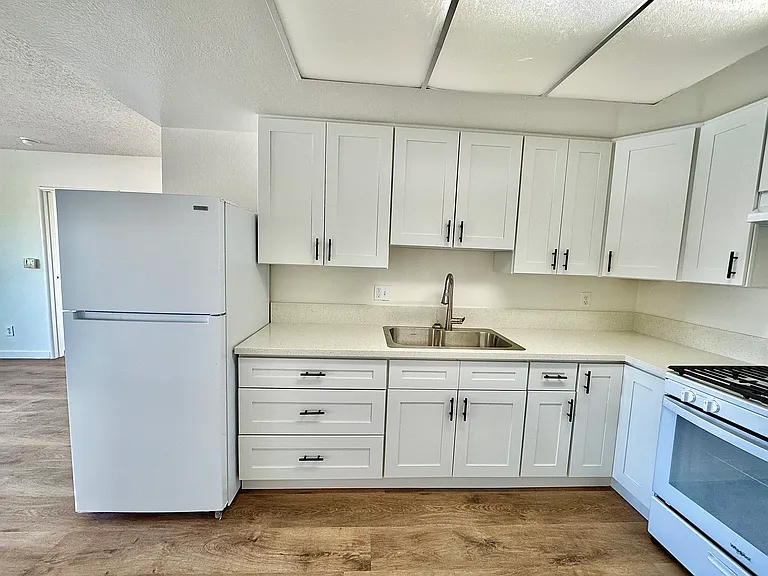 11058 Cantlay St #1 — Photo 5