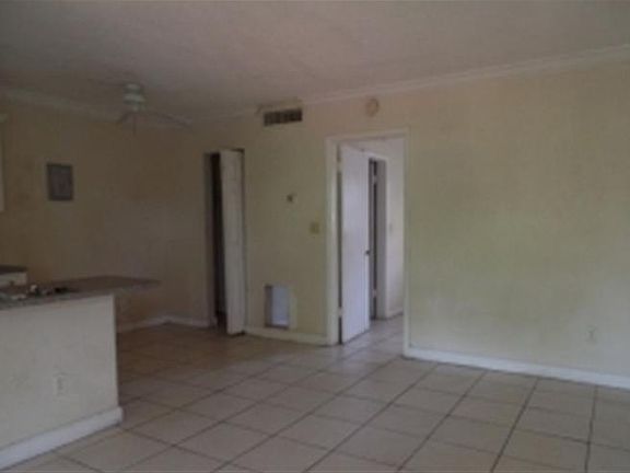 4th image of 890 NW 45th Ave APT 26