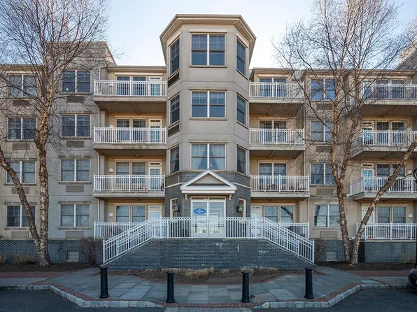 15 Freedom #403, Jersey City, NJ 07305