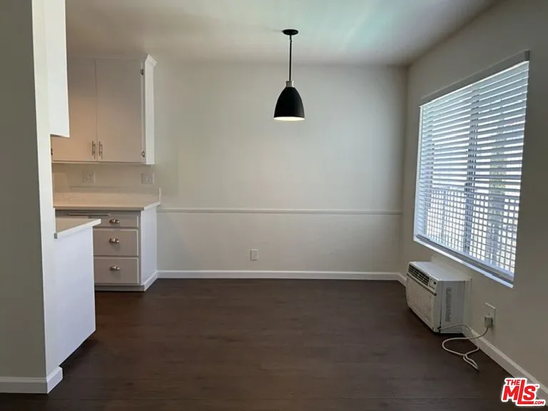 346 S Van Ness Ave #10 — Photo 8
