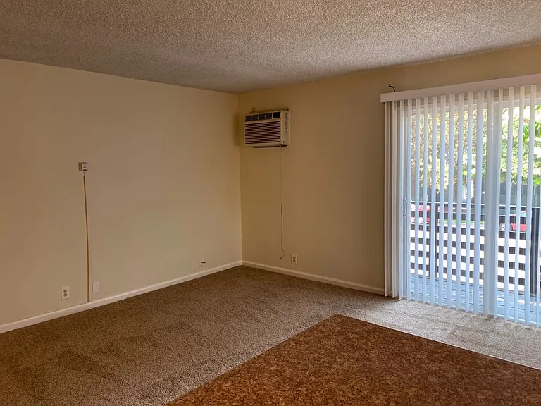 331 J Street — Photo 4