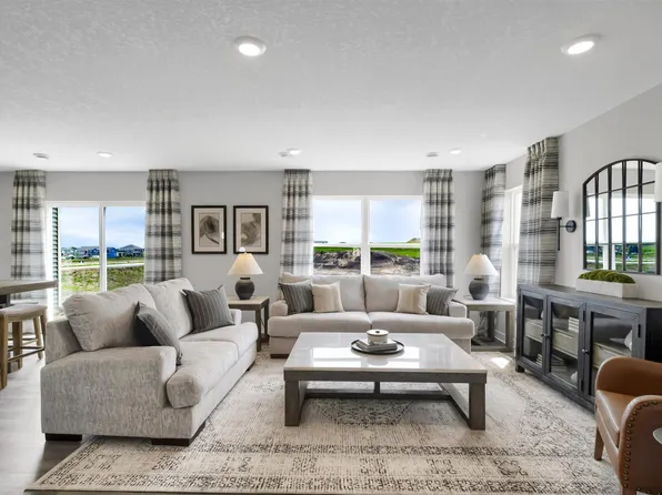 2052 Clearwater Ter, Shakopee, MN 55379