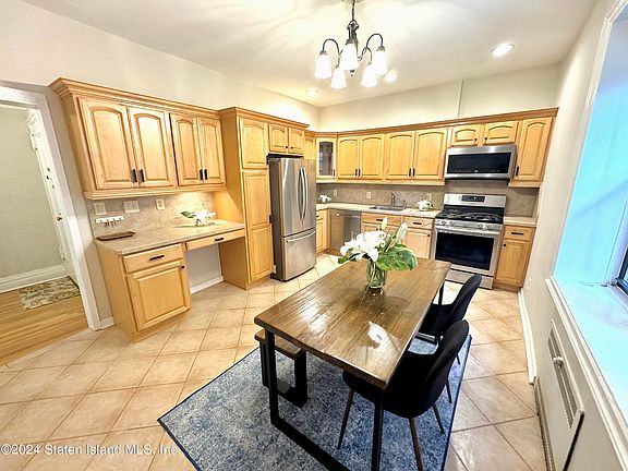 3rd image of 215 Hart Blvd APT 1K