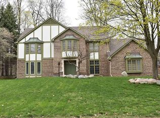 38800 Cheshire Dr, Northville, MI 48167