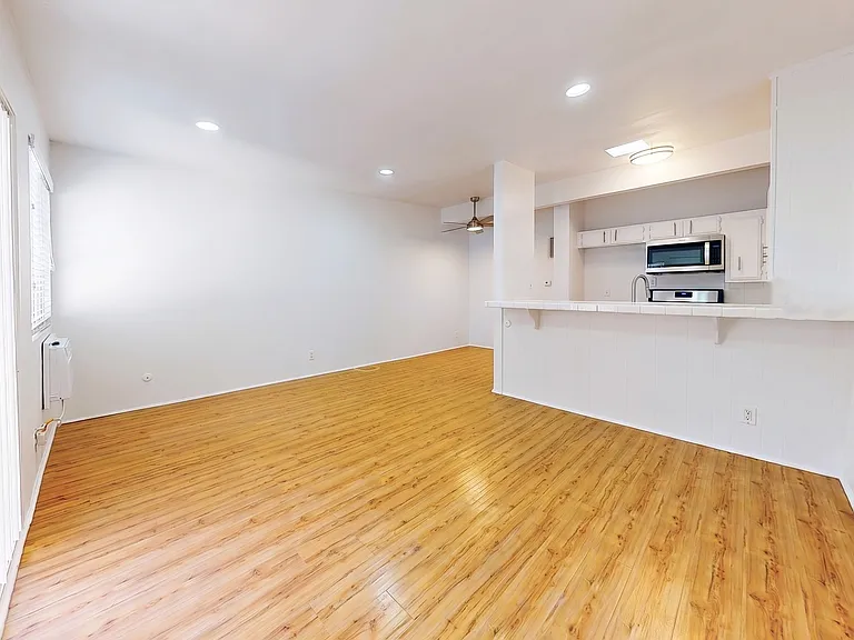 3638 Midvale Ave — Photo 3