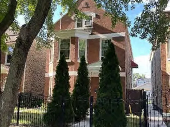 5335 W 23rd St, Cicero, IL 60804