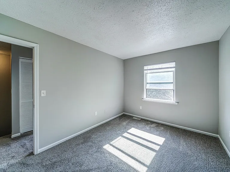1100 E Ohio St — Photo 27