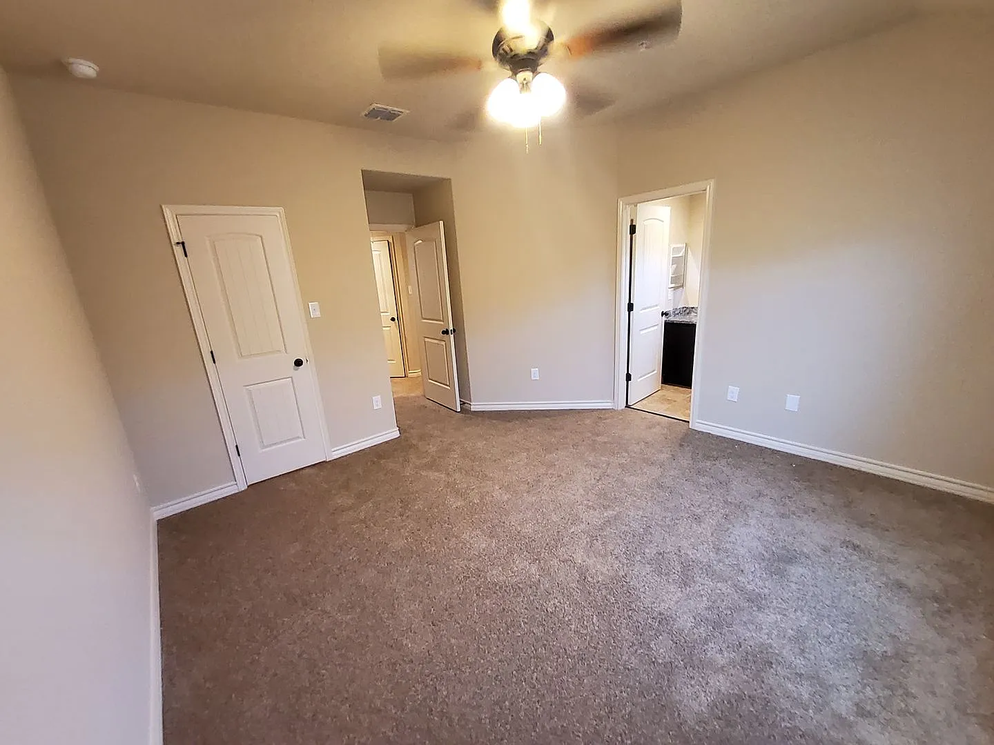 6326 Luglio Lane #102, San Antonio, TX. 78233 — Photo 2