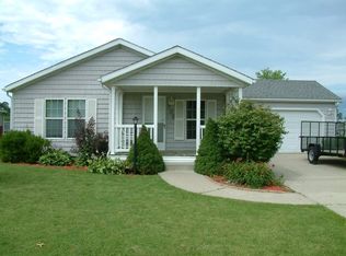 702 Park Dr, Nappanee, IN 46550