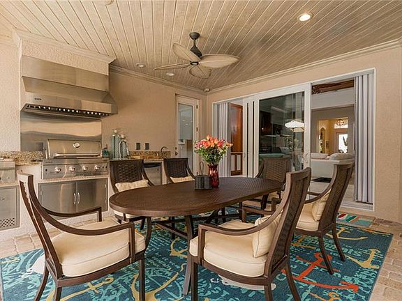 4th image of 7667 Martino Cir