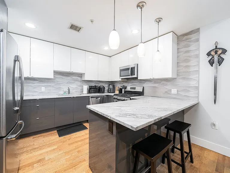 516 Monroe St #1 — Photo 10