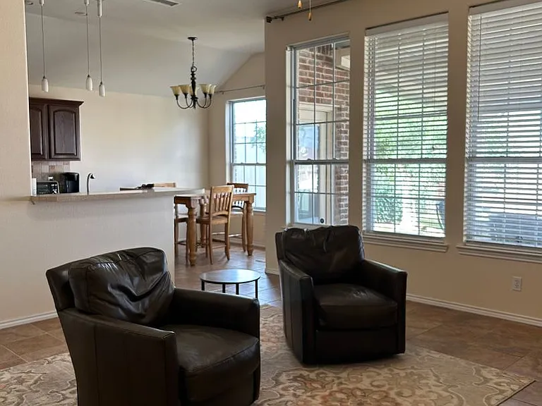 6911 Stonegate Dr — Photo 3