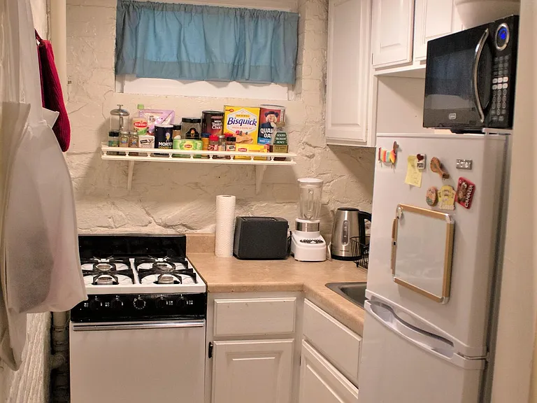 1313 Potomac St NW #B — Photo 5