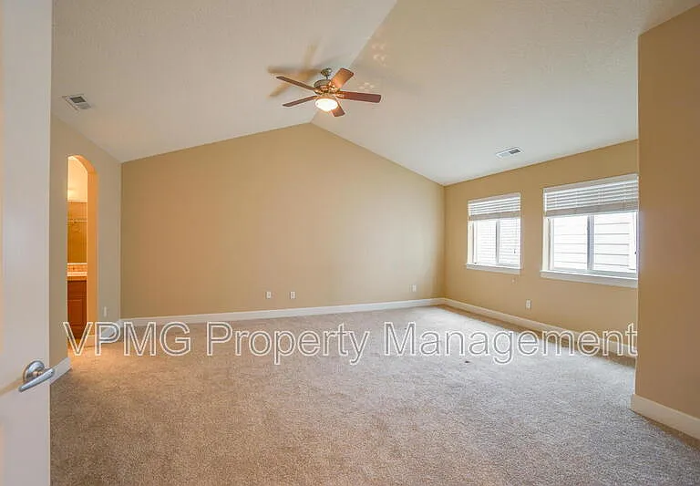 1403 SE 194th Pl — Photo 32