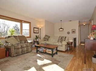 3 Lenore Ct, Port Jefferson Station, NY 11776