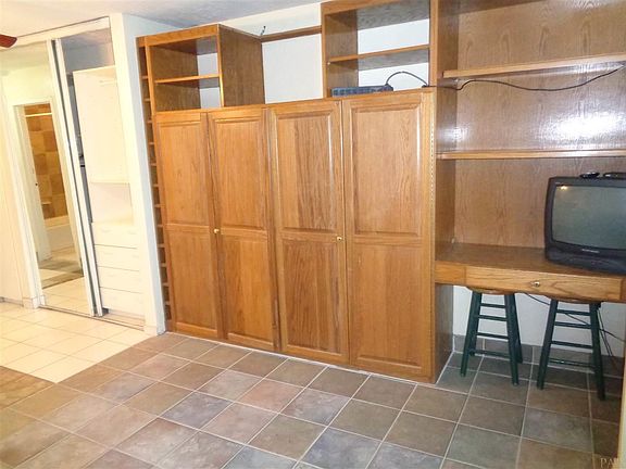 4th image of 224 E Garden St APT 337