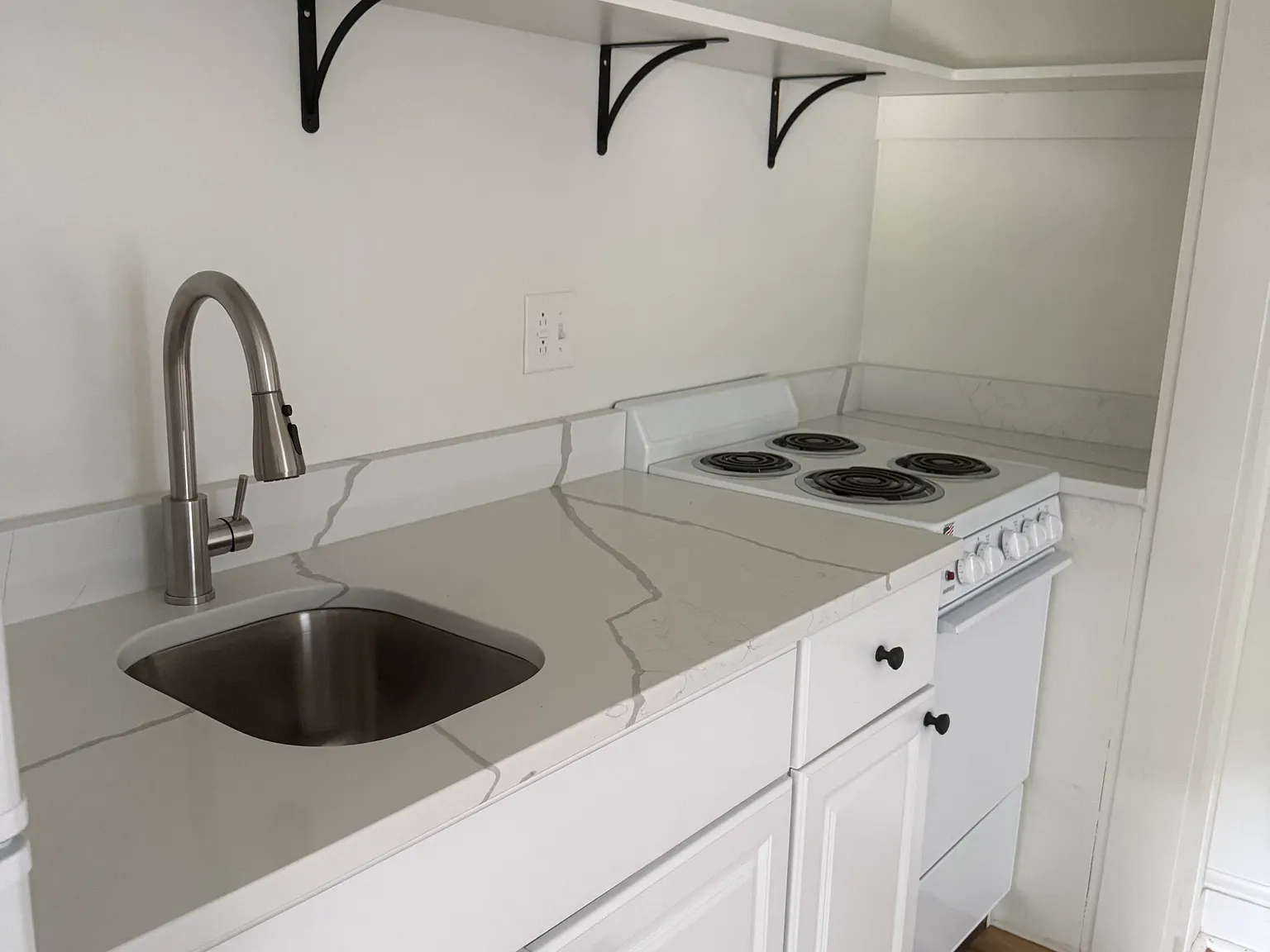 1 bed, $1,200 — Photo 4