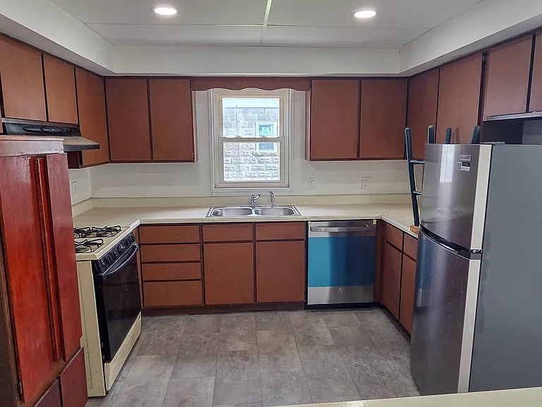 346 E 12th Ave — Photo 39