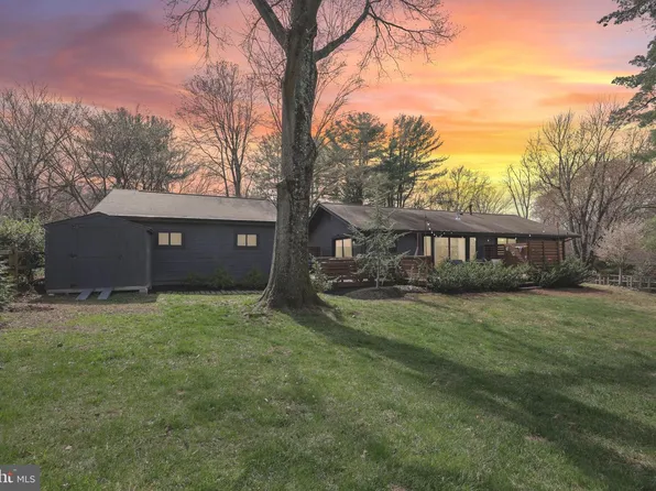 10913 Howland Dr, Reston, VA 20191