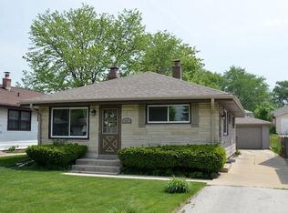 4624 S 50th St, Greenfield, WI 53220