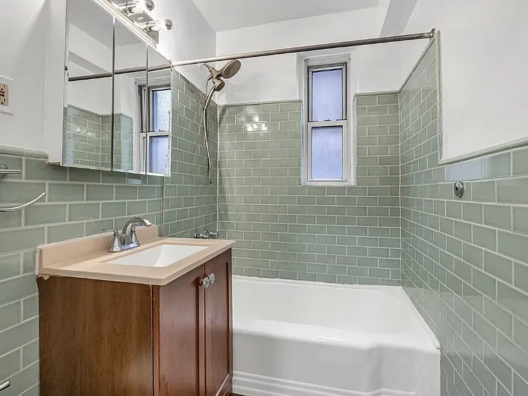 2080 Barnes Ave #4E — Photo 9