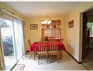 3rd image of 12 Carlisle Dr
