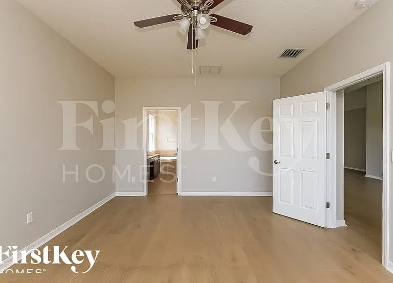 5710 Butterfield St — Photo 8