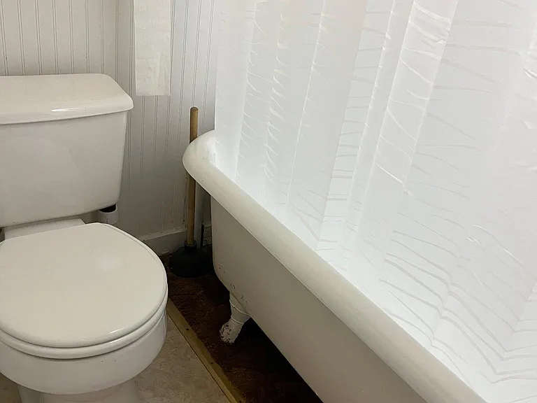 93 Maple St #202 — Photo 8