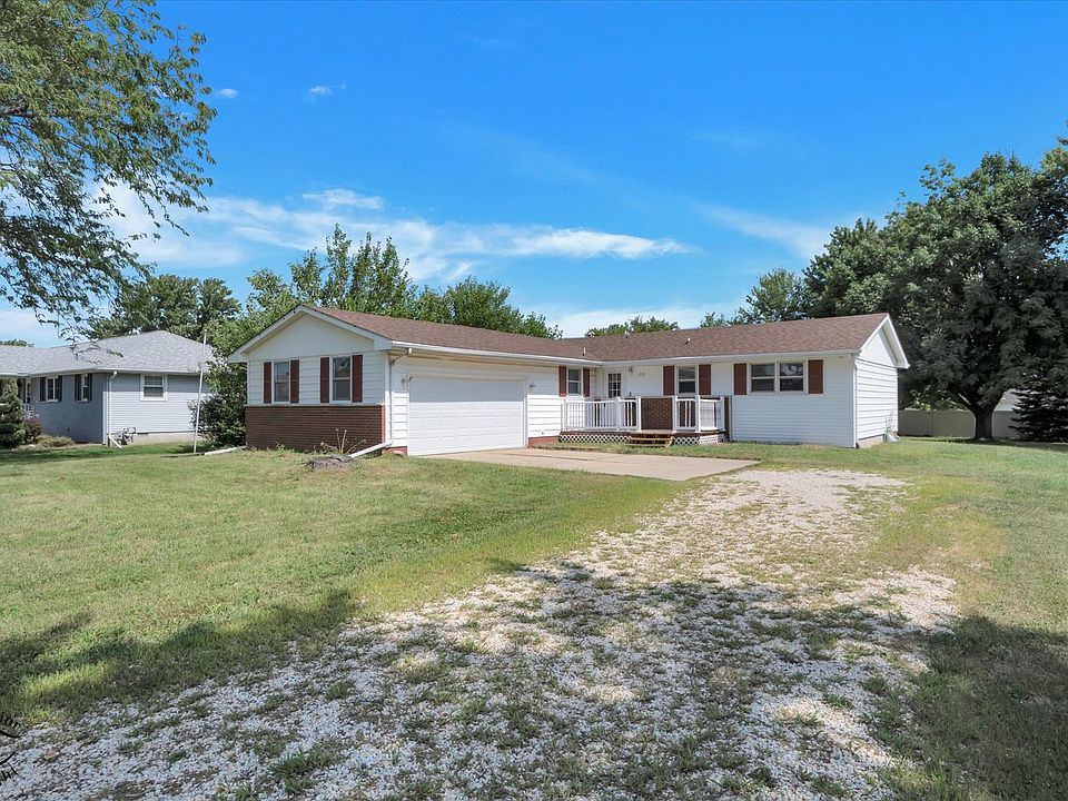 1st image of 1572 Cardinal Dr
