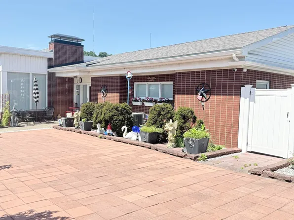 414 E Main St, Clarksburg, WV 26301