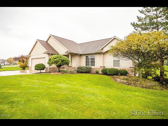 2nd image of 1572 Lakeside Dr