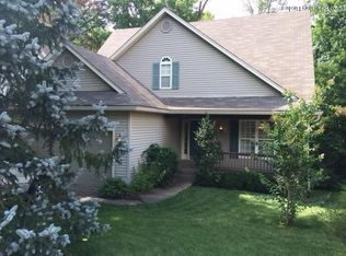 8415 Biggin Hill Ln, Louisville, KY