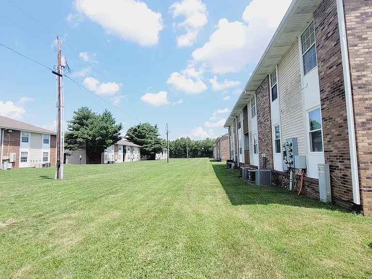 253 White Oak Rd #F — Photo 19