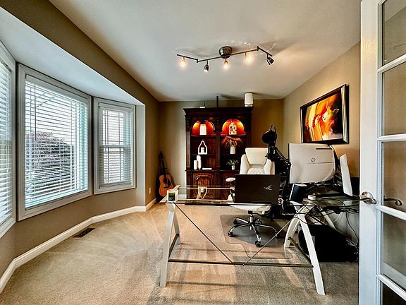 5th image of 4831 Imperial Dr