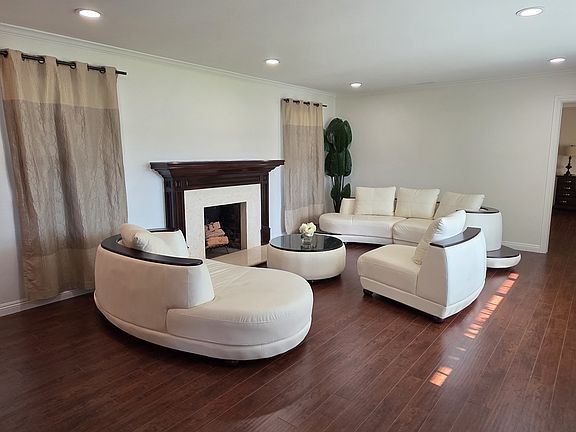 4th image of 2672 Fairgreen Ave