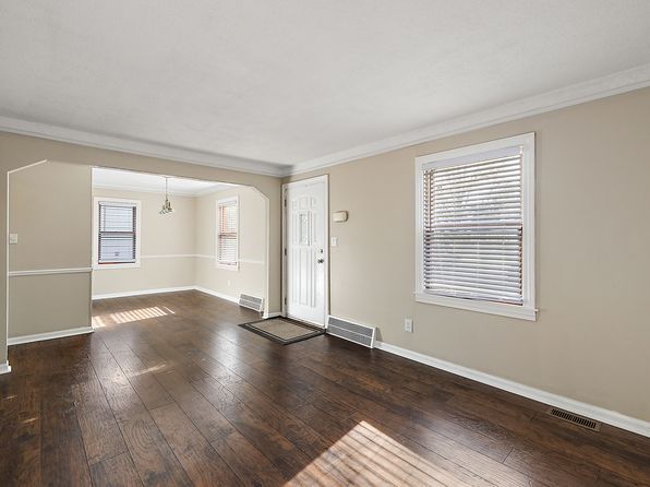 2923 Dudley St, Dearborn, MI 48124