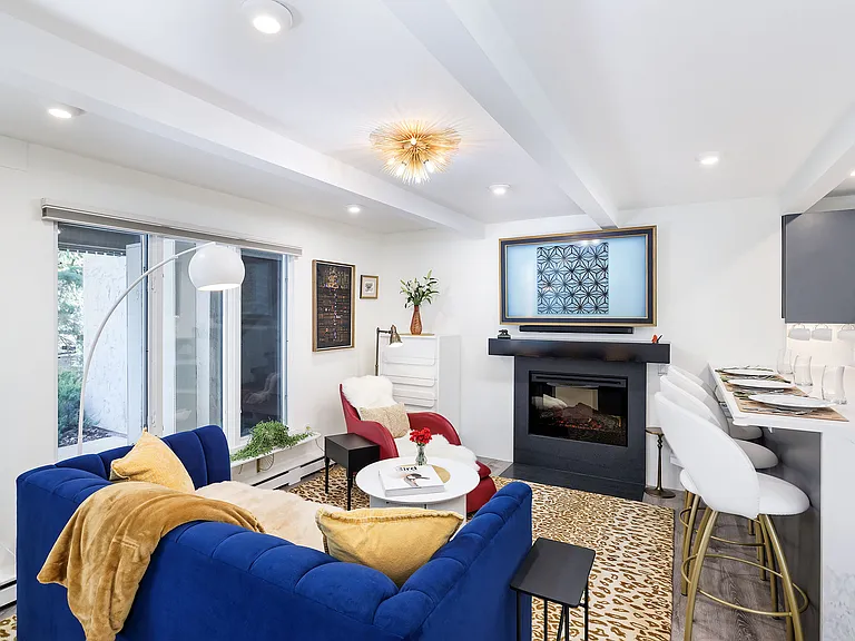 601 S West End St #1 — Photo 3