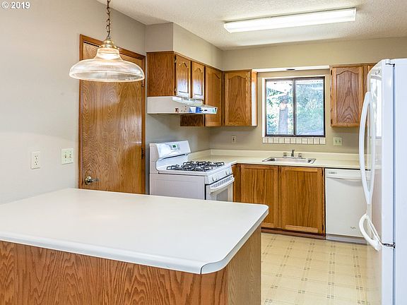 Kitchen - Breakfast Bar