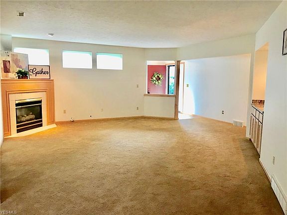 4th image of 23 Forest Cove Dr Unit 14