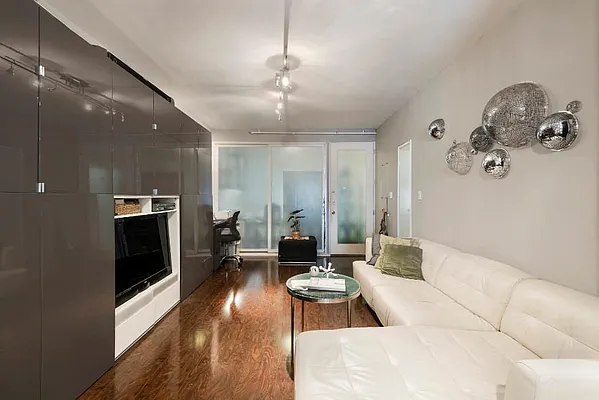 Sold by Level Group | media 18