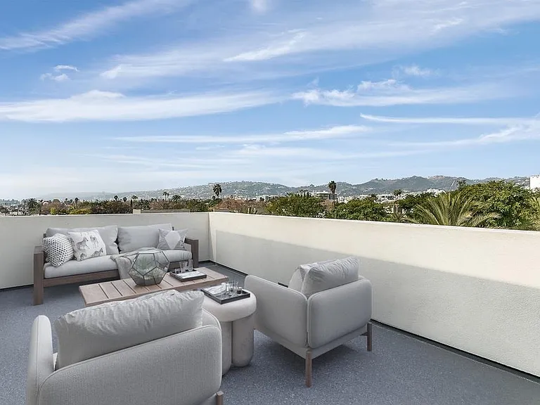 6535 Melrose Ave — Photo 3
