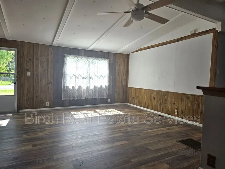 8628 Adonis Rd — Photo 6