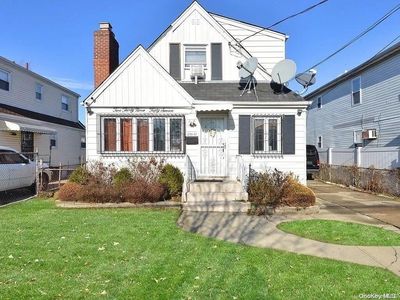 239-57 148th Road, Rosedale, NY, 11422