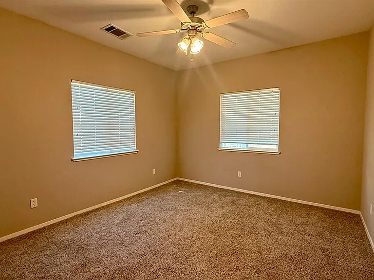 1548 W Hampton Cir — Photo 20