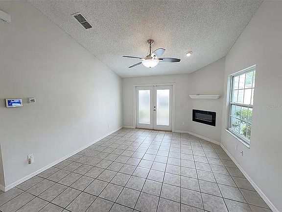 4th image of 2001 Plainfield Dr