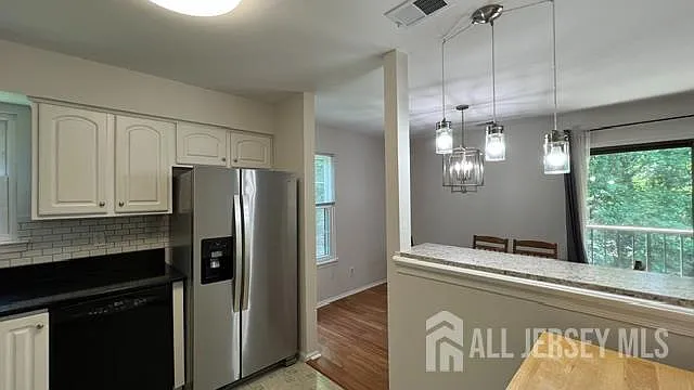 140 Wyndham Pl — Photo 11